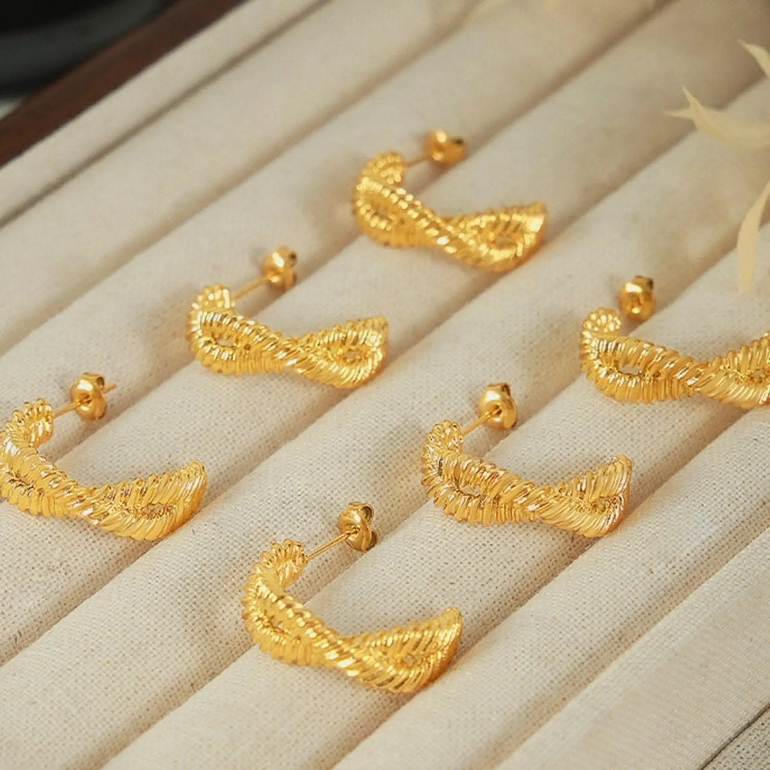 Modern titanium steel stud earrings - Love Salve